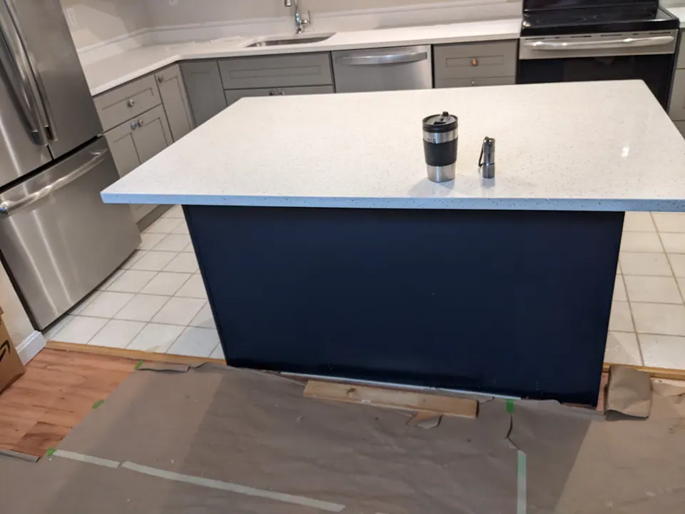 Navy island with its quartz top set.