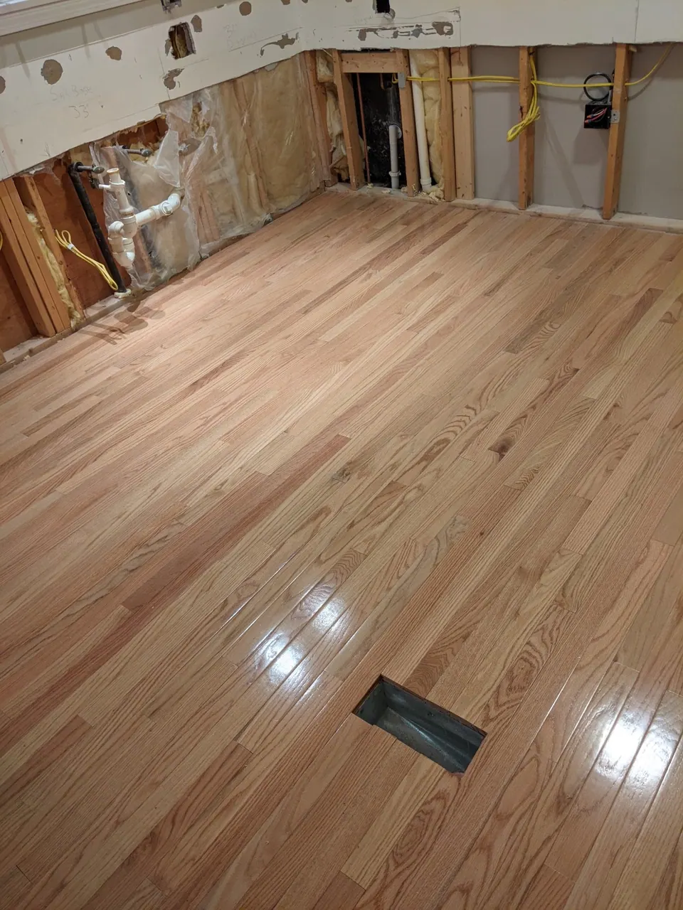 During the job: the new oak floor down.
