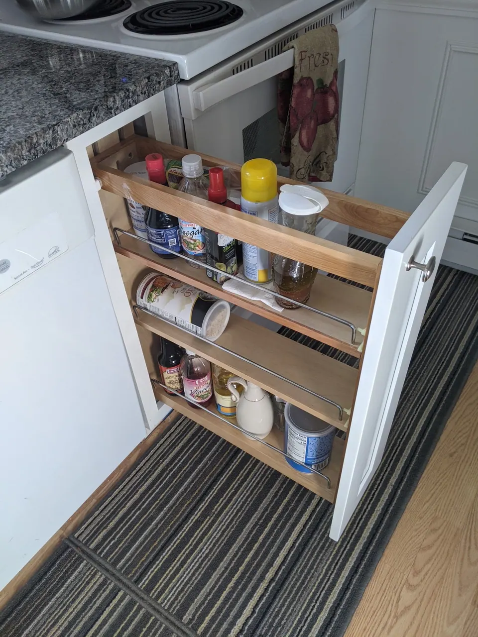 Spice pull-out next to the range.